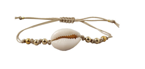 armbånd med cowrie skaller og forgyldte perler